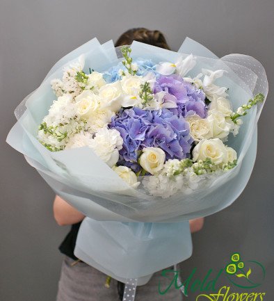 Bouquet of hydrangeas and white roses "Blooming Paradise" photo 394x433
