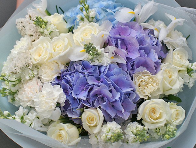 Buchet din hortensii și trandafiri albi "Rai înflorit" foto