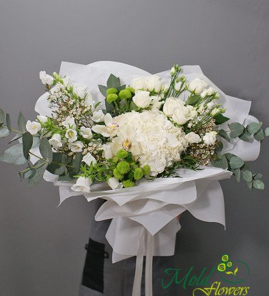 Bouquet with white hydrangea and bluebells "Tender freshness" photo 394x433