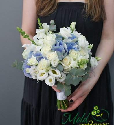 Bridal bouquet of white rose, hydrangea and eustoma photo 394x433