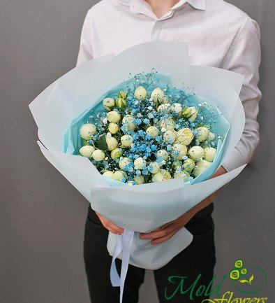 Bouquet of green peony roses and gypsophila photo 394x433