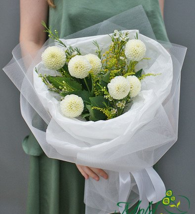 Bouquet of white dahlias "Tender embrace" photo 394x433