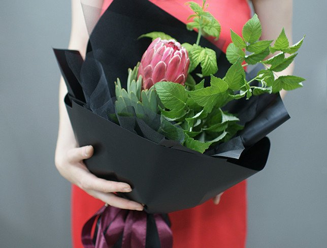 Bouquet with protea "Exotic beauty" photo