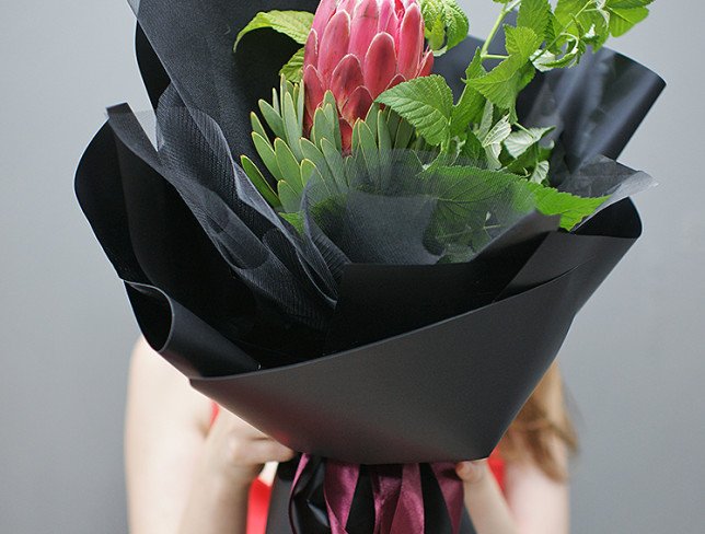 Bouquet with protea "Exotic beauty" photo