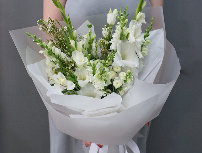 Bouquet of white gladioli “White elegance” photo