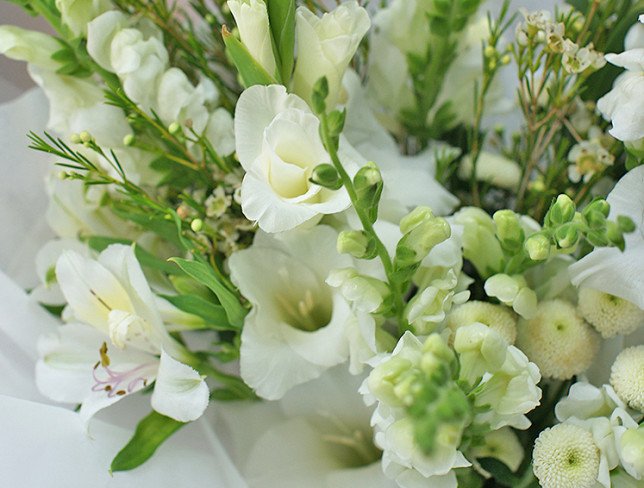 Bouquet of white gladioli “White elegance” photo