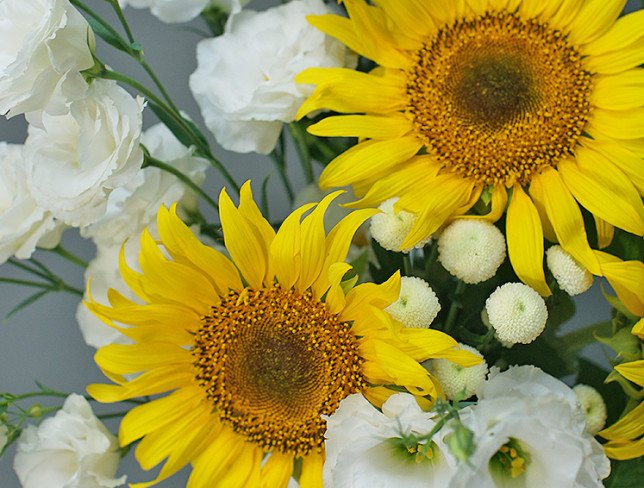 Vase  + bouquet of sunflowers "Bright smile" photo