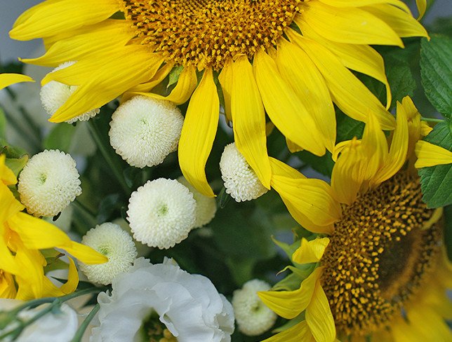 Vase  + bouquet of sunflowers "Bright smile" photo