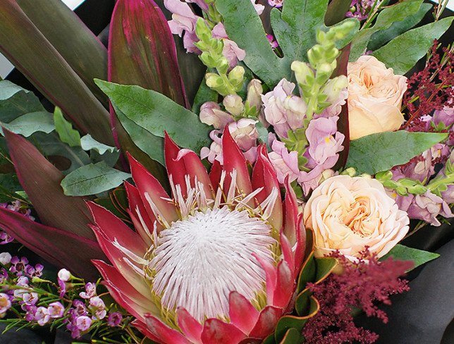 Buchet cu protea "Exotic" foto