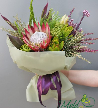 Bouquet with protea "Garden of Eden" photo 394x433