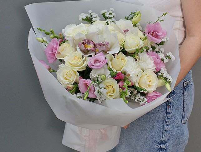 Bouquet of white roses and orchids "Secret of heaven" photo