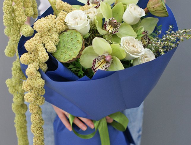 Bouquet of green roses and orchids photo