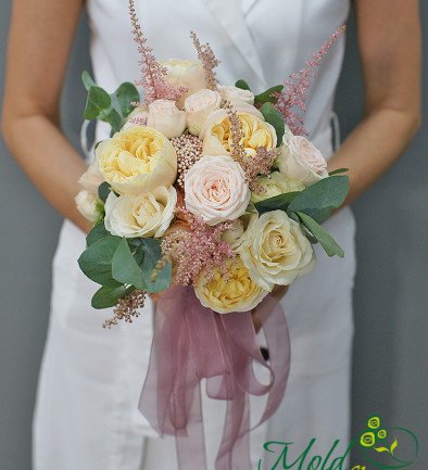 Bridal bouquet of cream roses, carnations, astilbe and eucalyptus photo 394x433