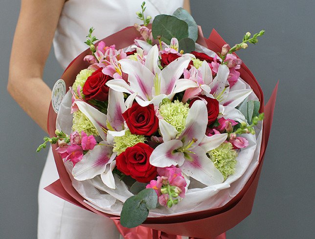 Bouquet of red roses and lilies "Warmth of love" photo