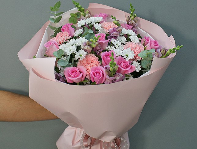 Bouquet of pink roses and chrysanthemums "Magic moment" photo