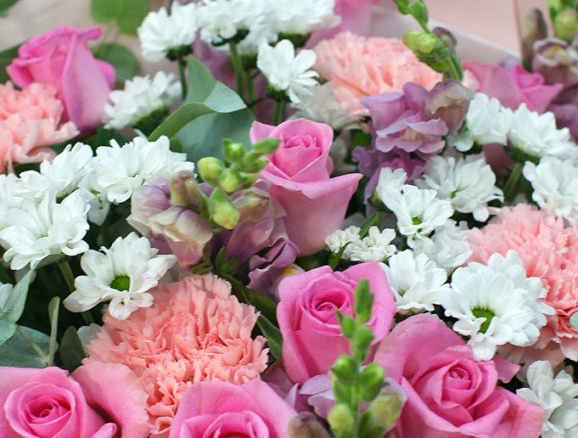 Bouquet of pink roses and chrysanthemums "Magic moment" photo