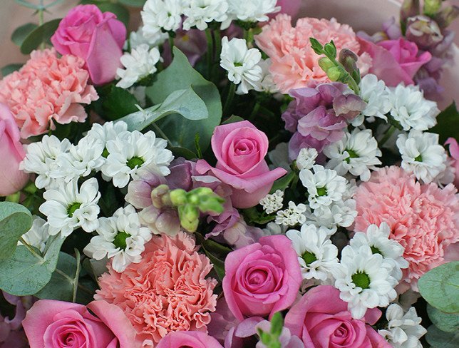 Bouquet of pink roses and chrysanthemums "Magic moment" photo