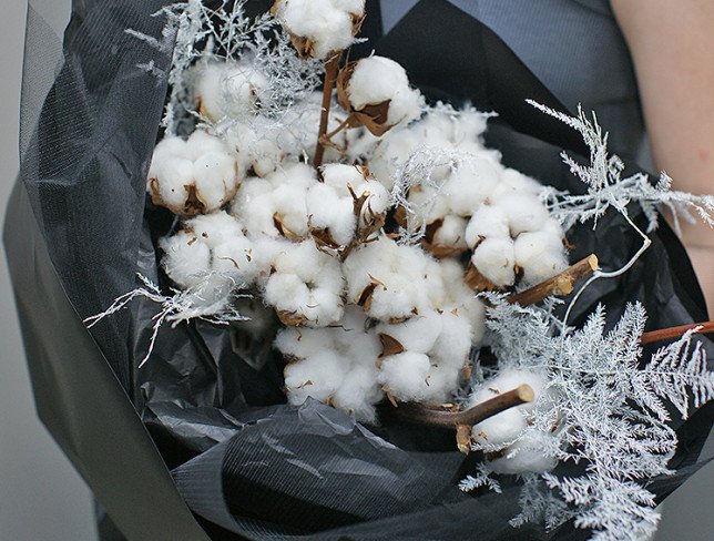 Bouquet of cotton and asparagus photo