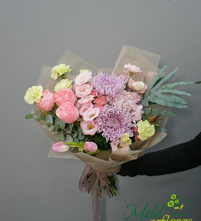 Bouquet with pink hydrangea, chrysanthemum and eustoma photo 394x433