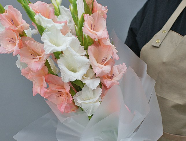 Bouquet of white and pink gladioli "Joy" photo