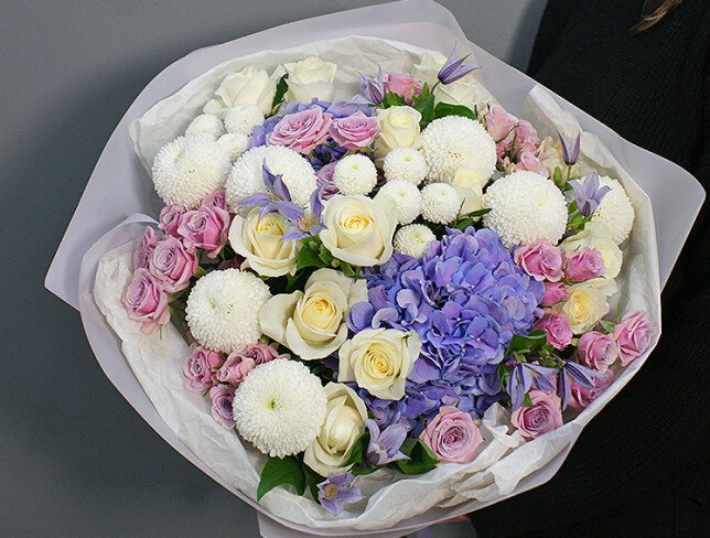 Bouquet with purple hydrangea "White Melody" photo