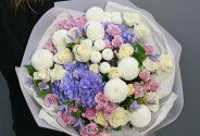 Bouquet with purple hydrangea "White Melody" — photo 1