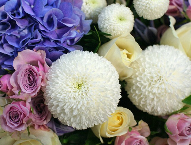 Bouquet with purple hydrangea "White Melody" photo