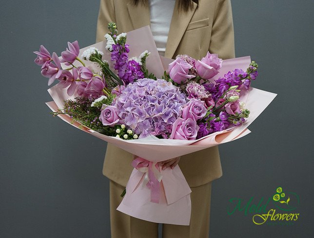 Bouquet with pink hydrangea and orchid photo