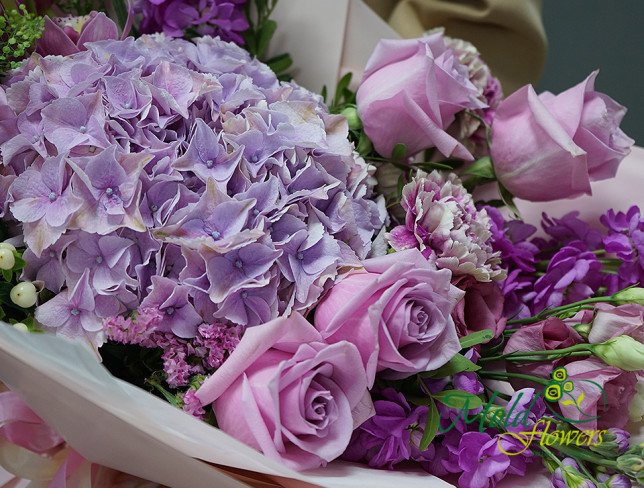 Bouquet with pink hydrangea and orchid photo