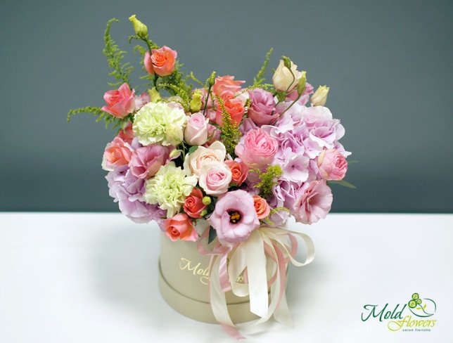 Beige Box with Hydrangea and Lisianthus photo