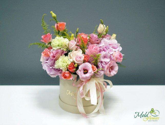 Beige Box with Hydrangea and Lisianthus photo