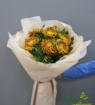 Bouquet of chrysanthemums "Warmth of autumn" photo 394x433