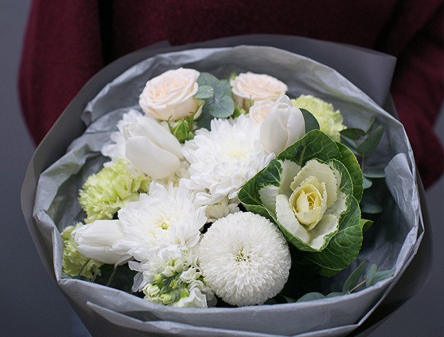 Bouquet of white chrysanthemum and tulips "White velvet" photo