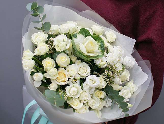 Bouquet of white bush roses and brassicas "Eternity" photo