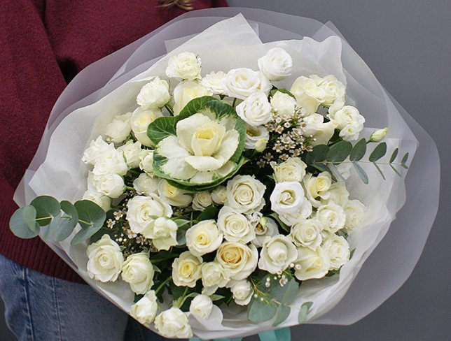 Bouquet of white bush roses and brassicas "Eternity" photo