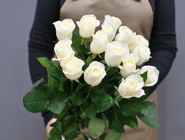 15 white Dutch roses 50-60 cm photo