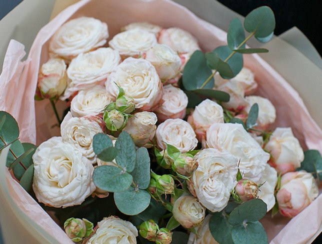 Bouquet of spray roses "Moon Waltz" photo