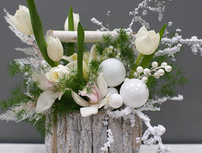 New Year's composition with white tulips photo