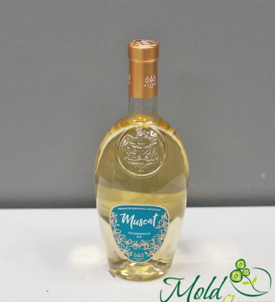 White semi-sweet wine Asconi Muscat photo 394x433