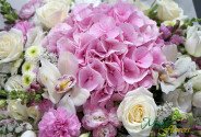 Bouquet with pink hydrangea, white roses, and orchid — photo 2