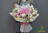 Bouquet with pink hydrangea, white roses, and orchid — photo 3