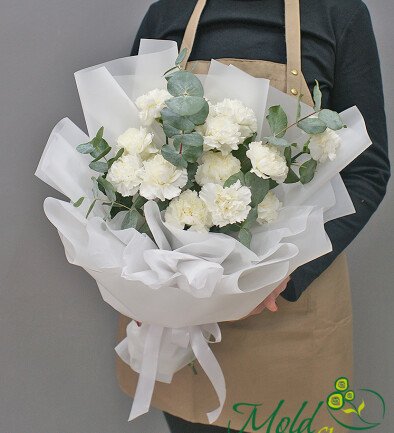 Bouquet of white carnations and eucalyptus "Lightness of clouds" photo 394x433