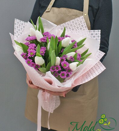 Bouquet of white tulips and pink chrysanthemums "Waltz of flowers"
