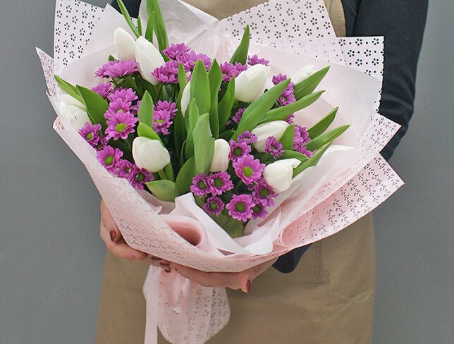 Bouquet of white tulips and pink chrysanthemums "Waltz of flowers"