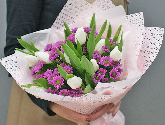 Bouquet of white tulips and pink chrysanthemums "Waltz of flowers" — photo 2