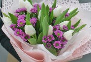 Bouquet of white tulips and pink chrysanthemums "Waltz of flowers" — photo 3