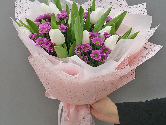 Bouquet of white tulips and pink chrysanthemums "Waltz of flowers" — photo 5