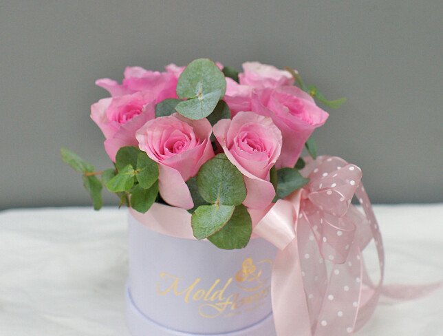 Box with pink roses "Sweet Symphony" photo