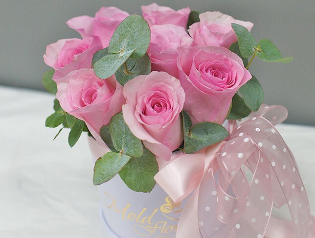 Box with pink roses "Sweet Symphony" photo