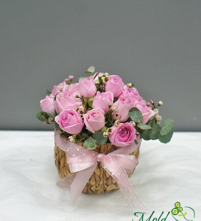 Basket with roses and eucalyptus "Dreams in shades of pink" photo 394x433